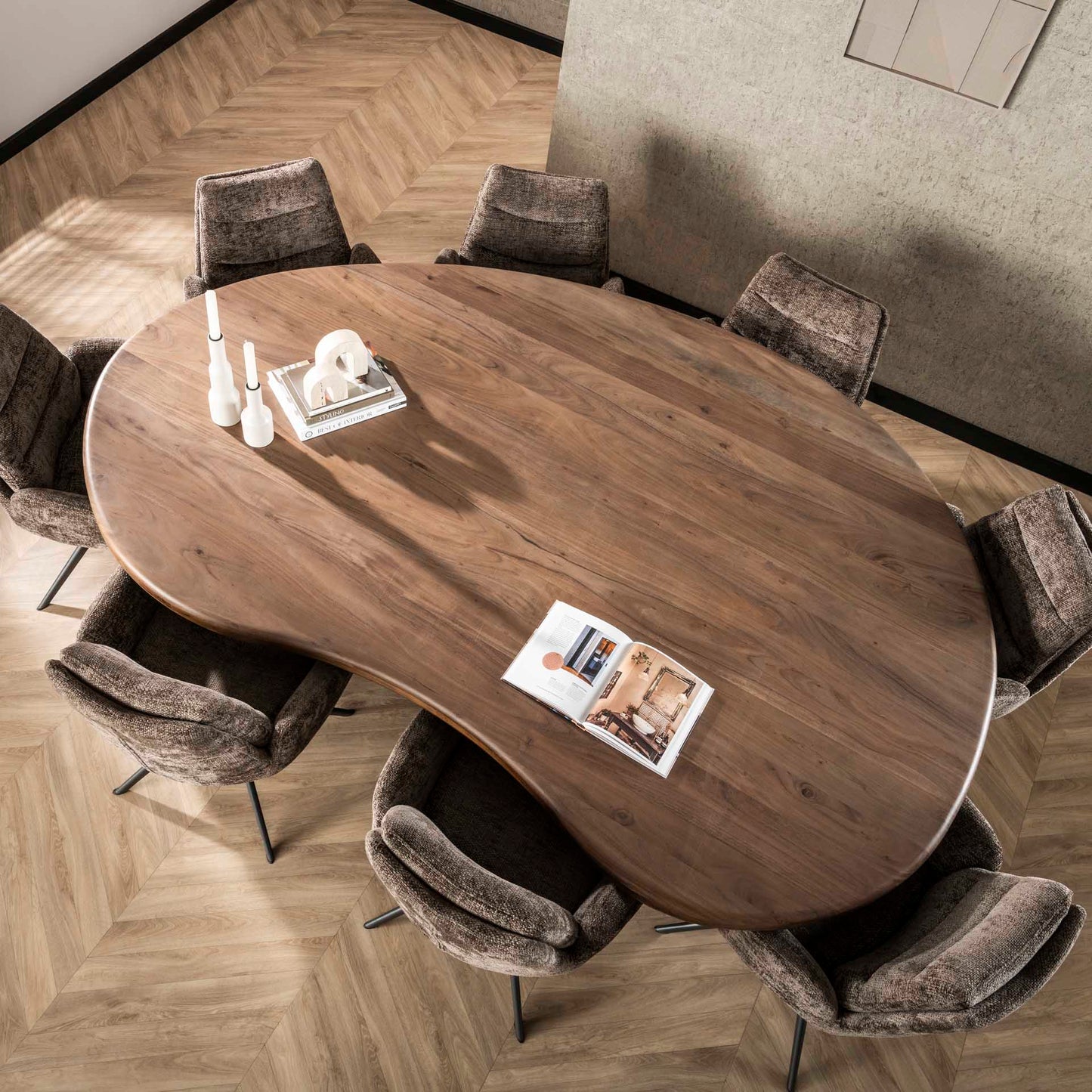 Akazie Massivholz Esstisch “Wave” – Organische Form & Modernes Design
