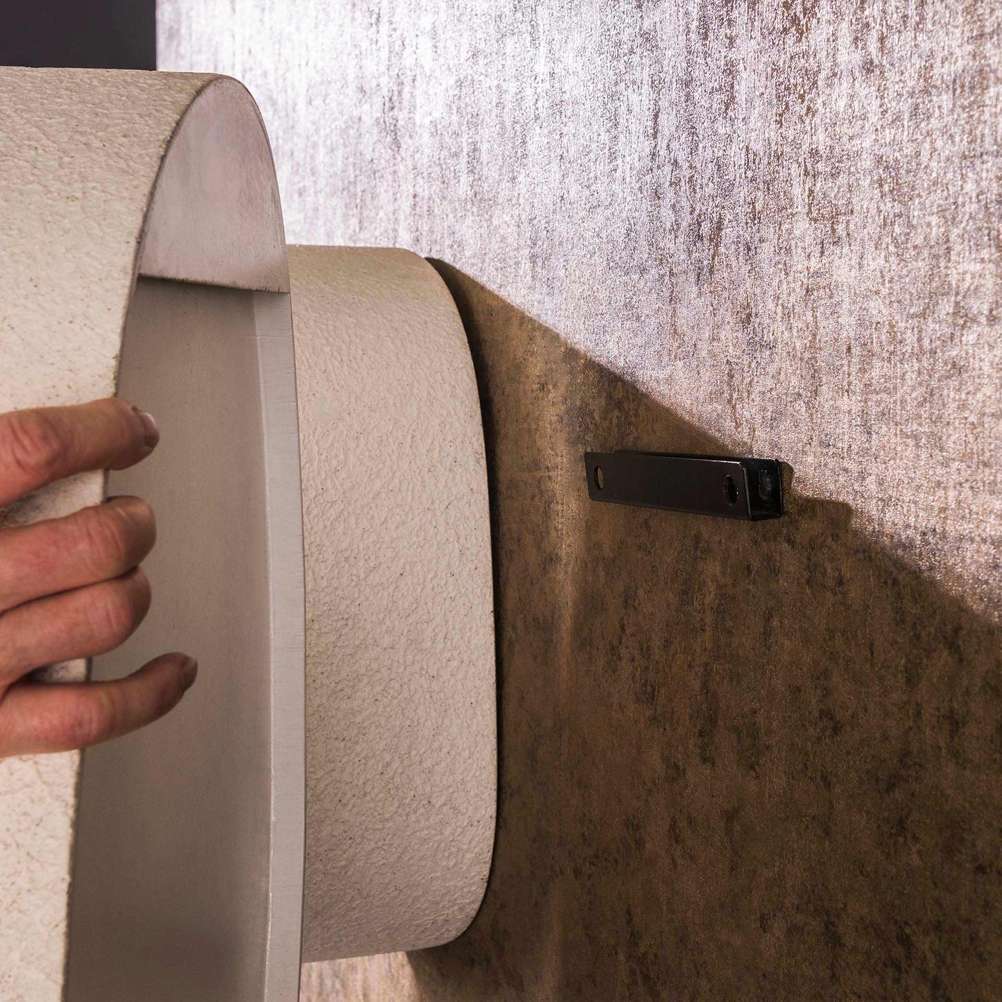 Wandregal Altara Drop 34x21x46 cm – Schwebendes Marmorkomposit-Wandregal